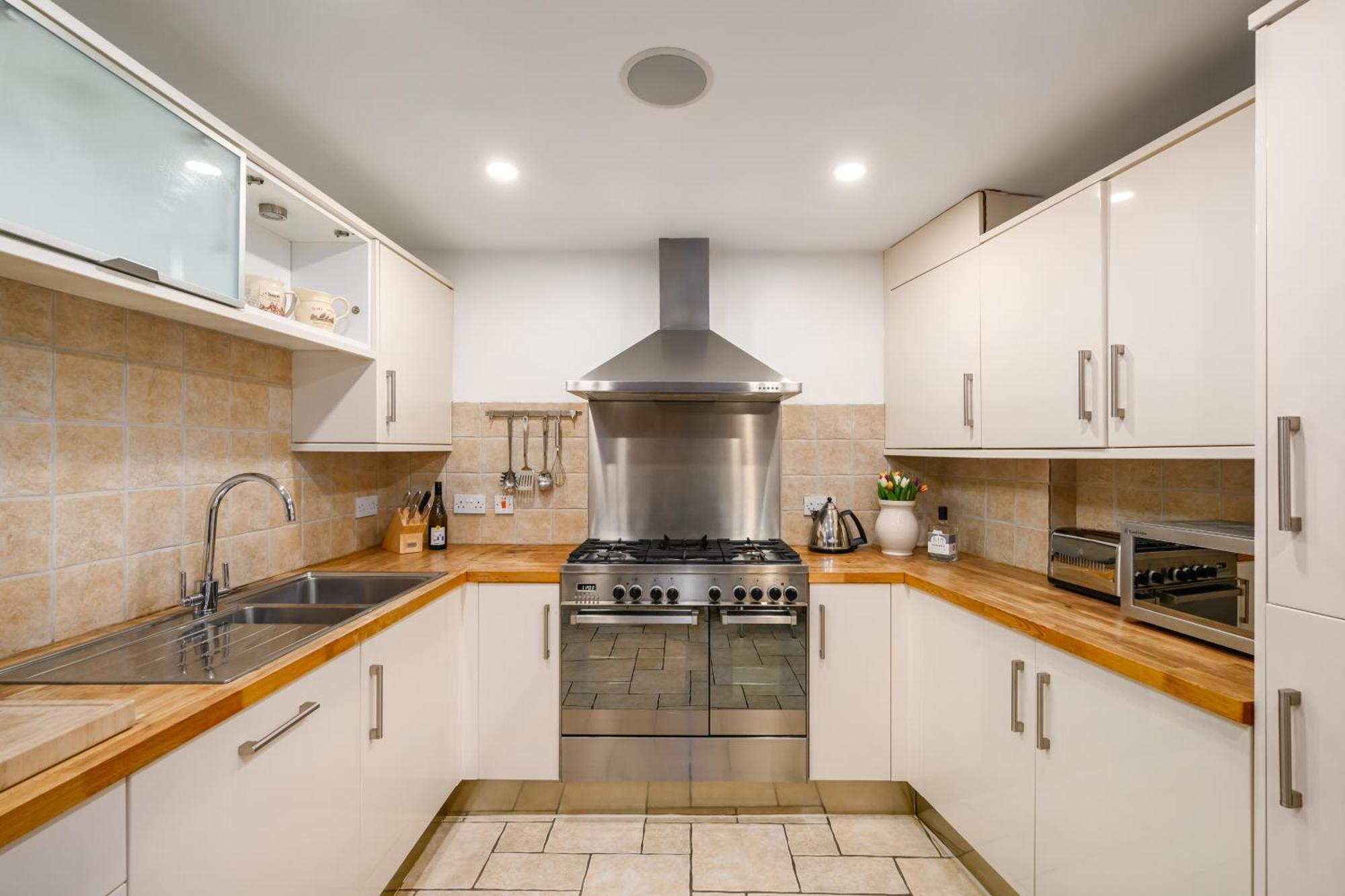 Stylish & 2br Stockbridge Gem * Edinburgh