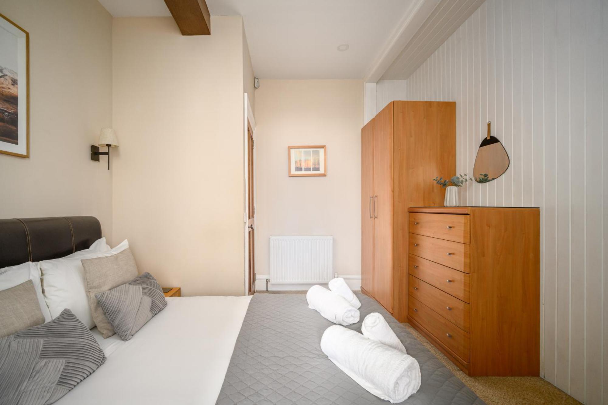 Stylish & 2br Stockbridge Gem Edinburgh