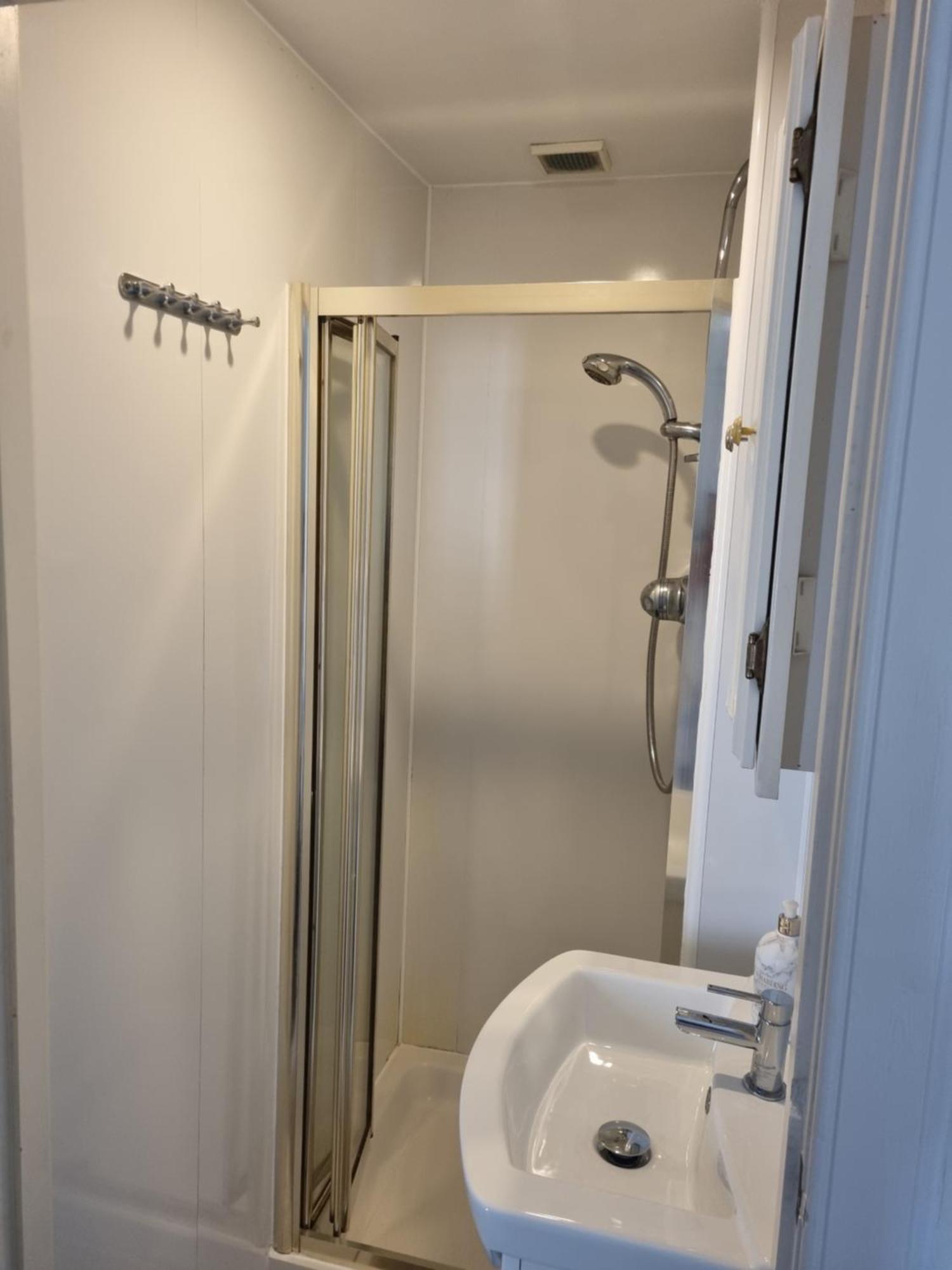 3 Double-bed Georgian In Prime Location Apartment *
