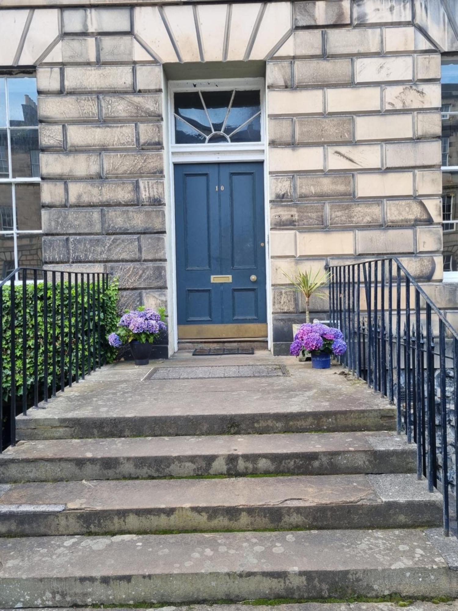 Apartment 3 Double-bed Georgian In Prime Location *