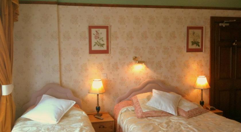 Almond House Bed & Breakfast *