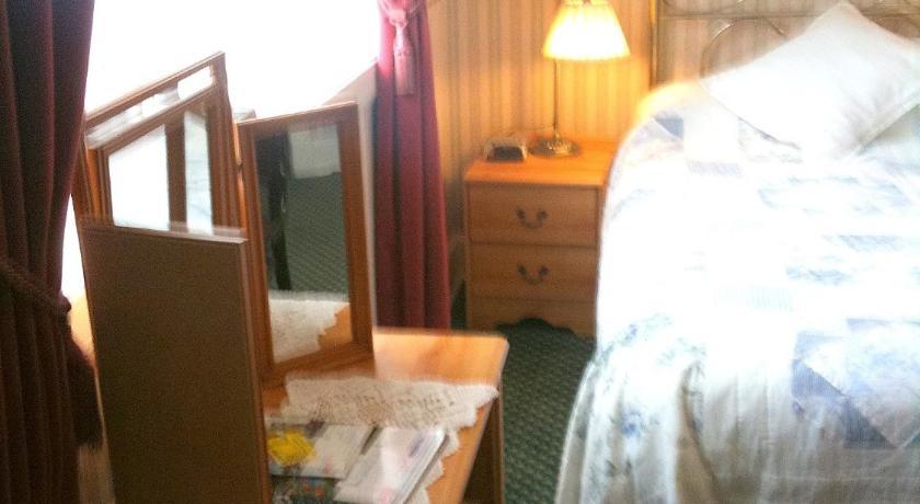 Almond House Bed & Breakfast *