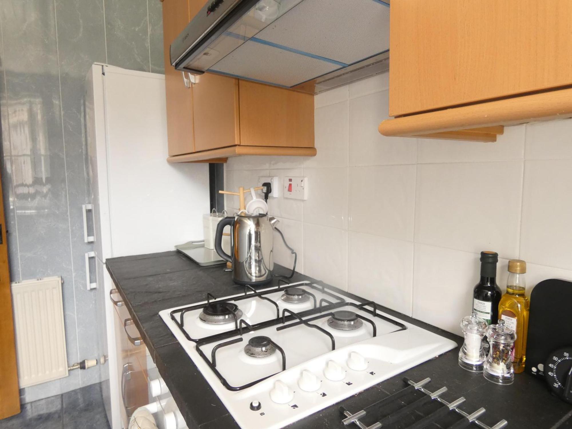 2-bed Flat In * Edinburgh