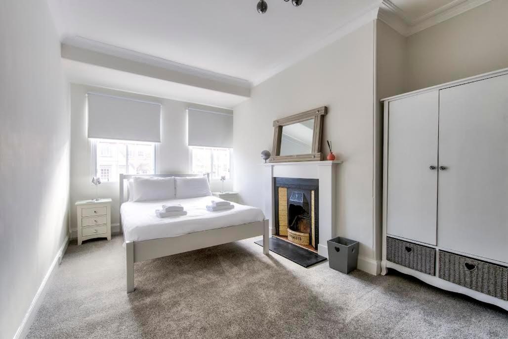 Apartment Pass The Keys Modern 3 Bed Flat On The Historic Royal Mile Edinburgh