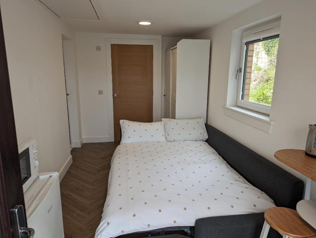 Homestay En-suite Double With Private Entrance