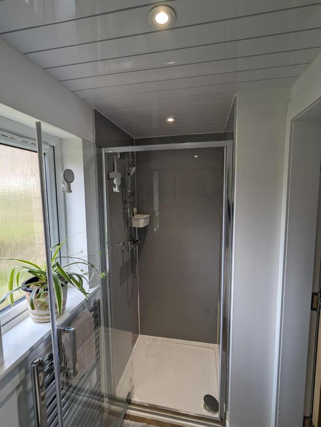 Homestay En-suite Double With Private Entrance *