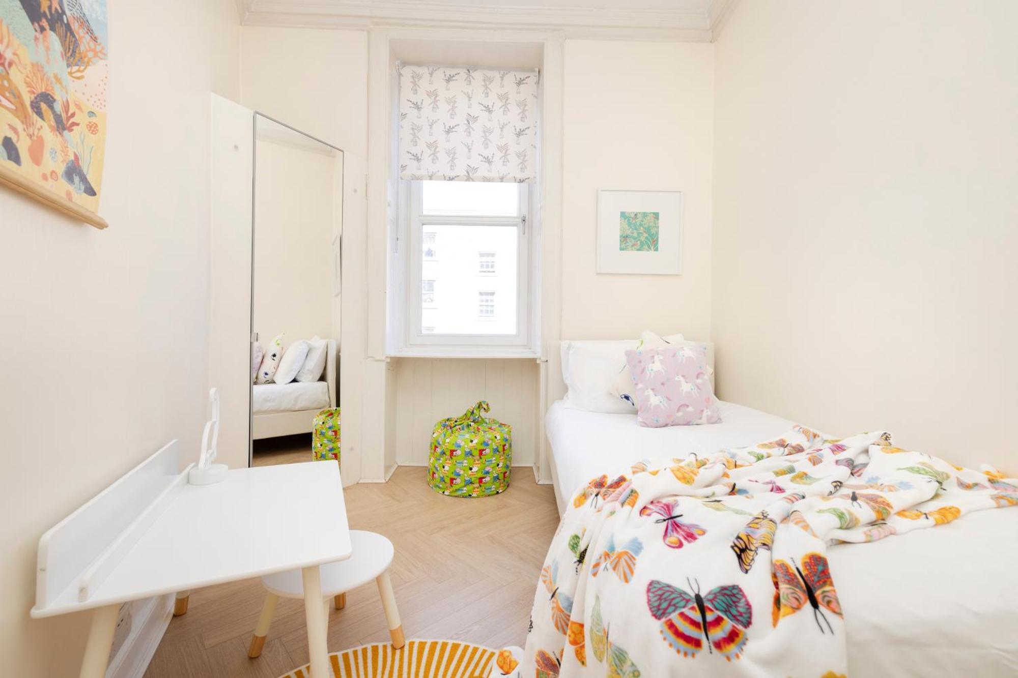 Joivy Modern Flat In City Centre - For Up To 3 Guests *