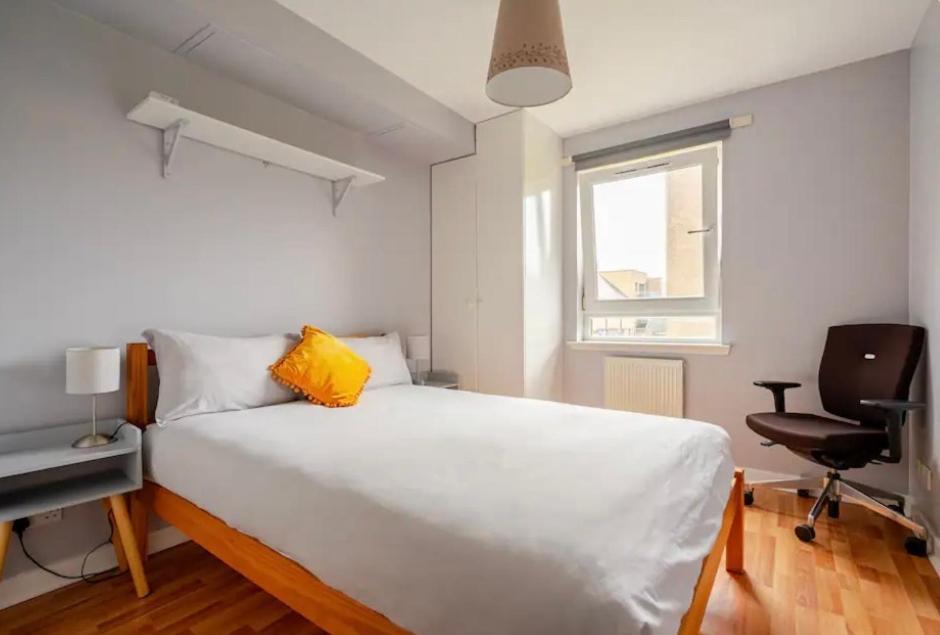 Modern Spacious Retreat With Free Parking And Private Balcony * EDI