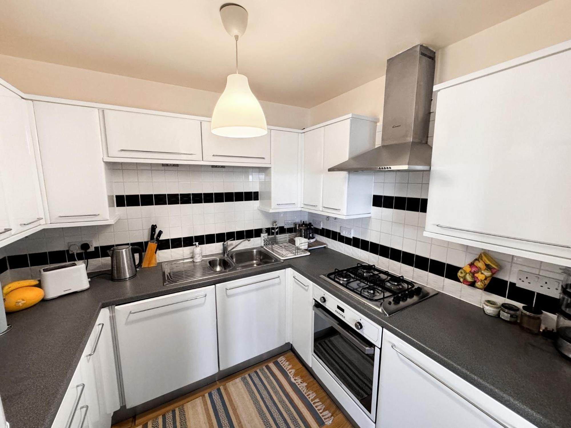 Arthurs Penthouse - Central Leith Walk 2-storey - Free Parking & Fast Wifi *
