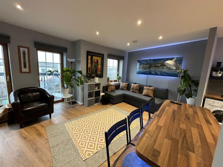 Sunshine On Leith. The River View Apartment! *
