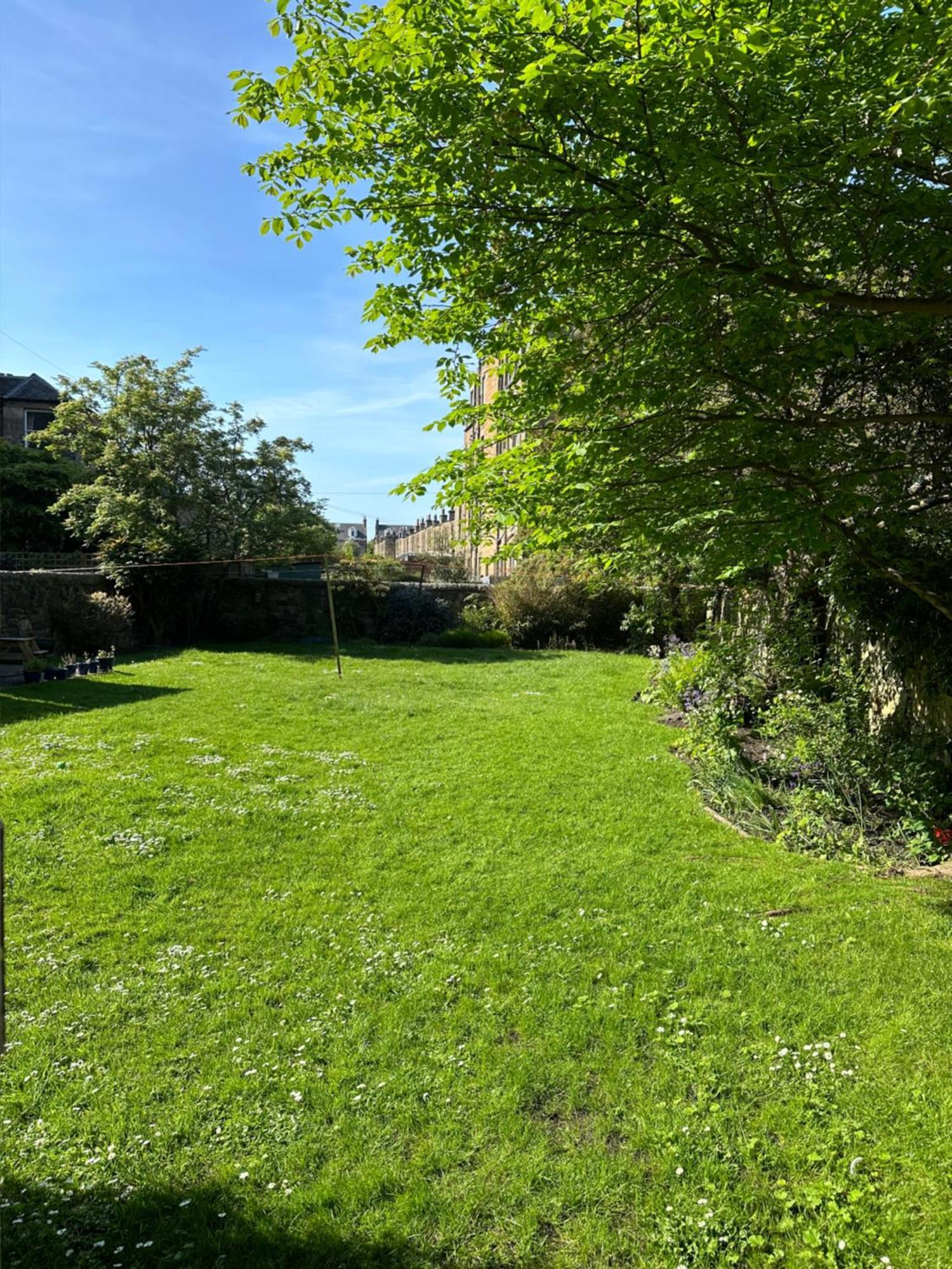 Quirky Apartment In Leith Edinburgh