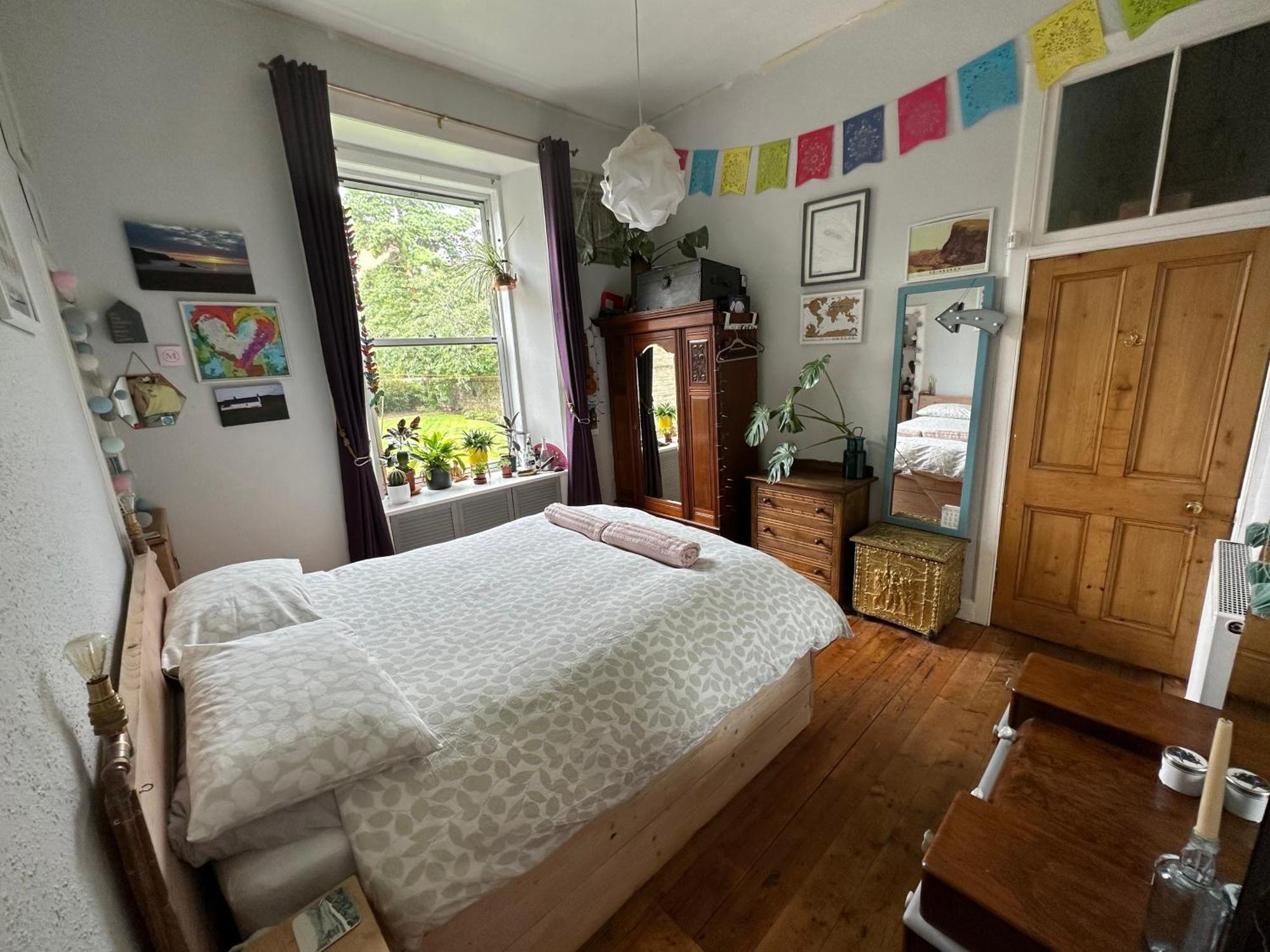 Quirky Apartment In Leith