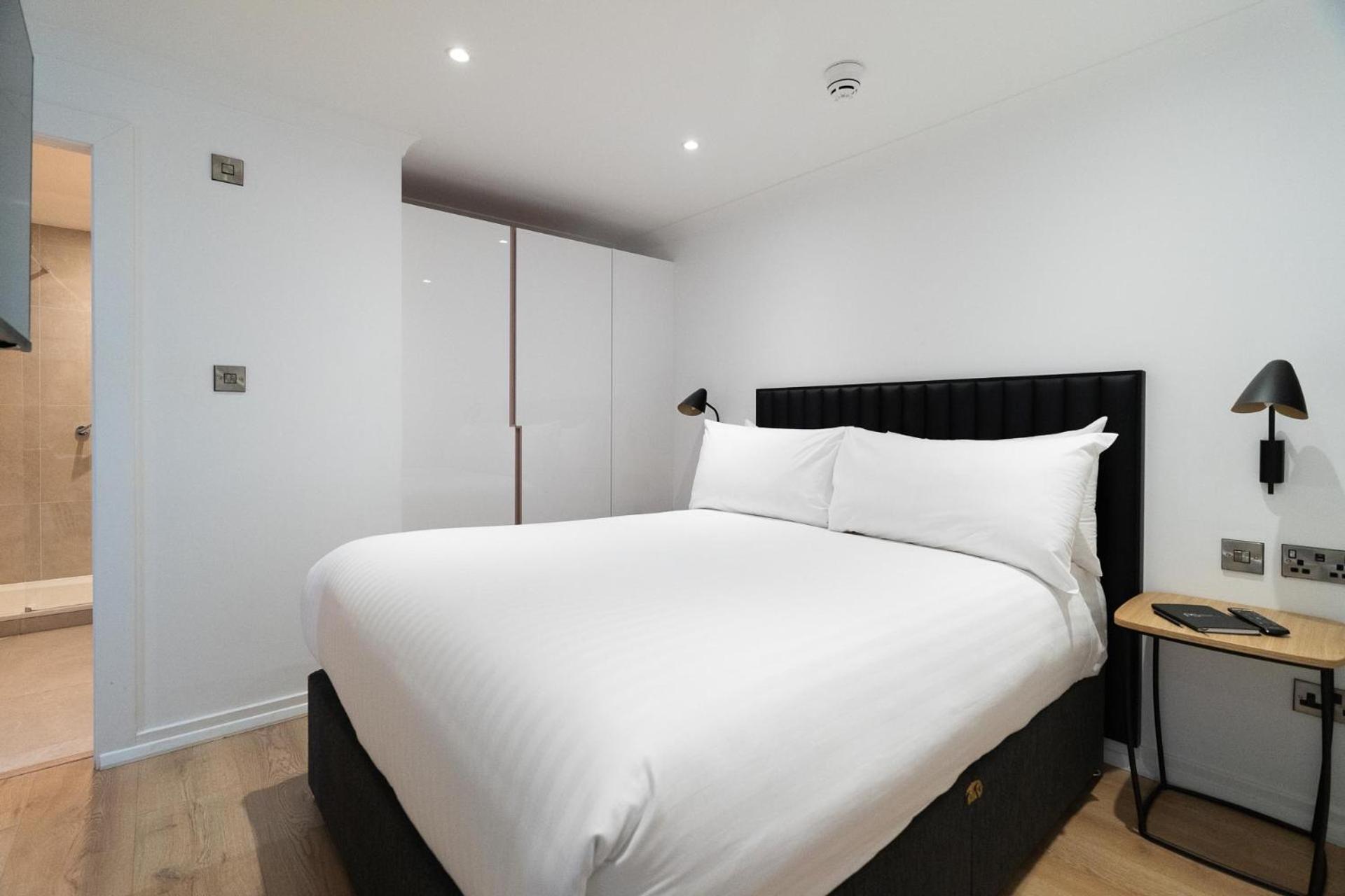 Premier Fountain Court *