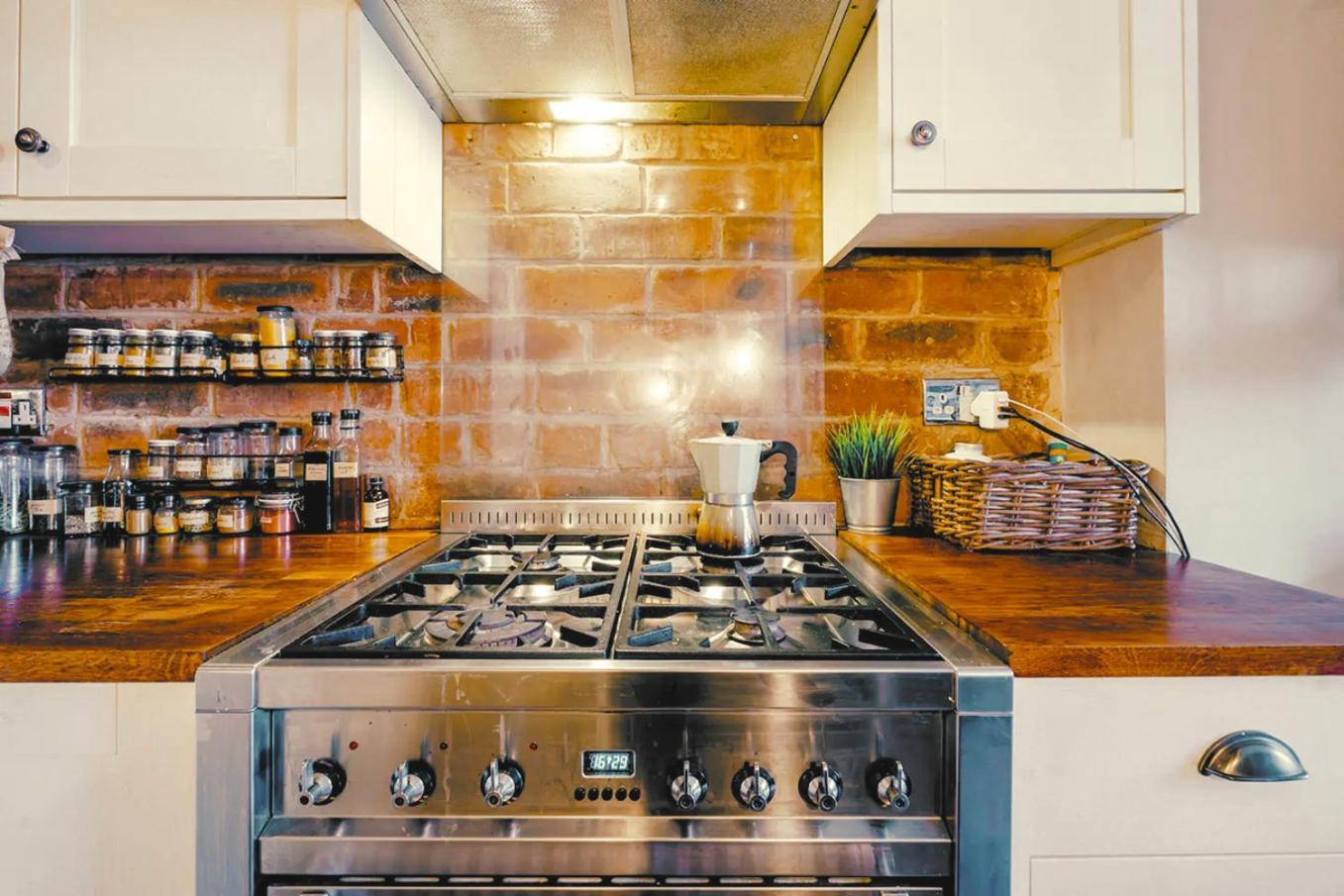 Charming City Centre Flat With Warmth & Character * Edinburgh