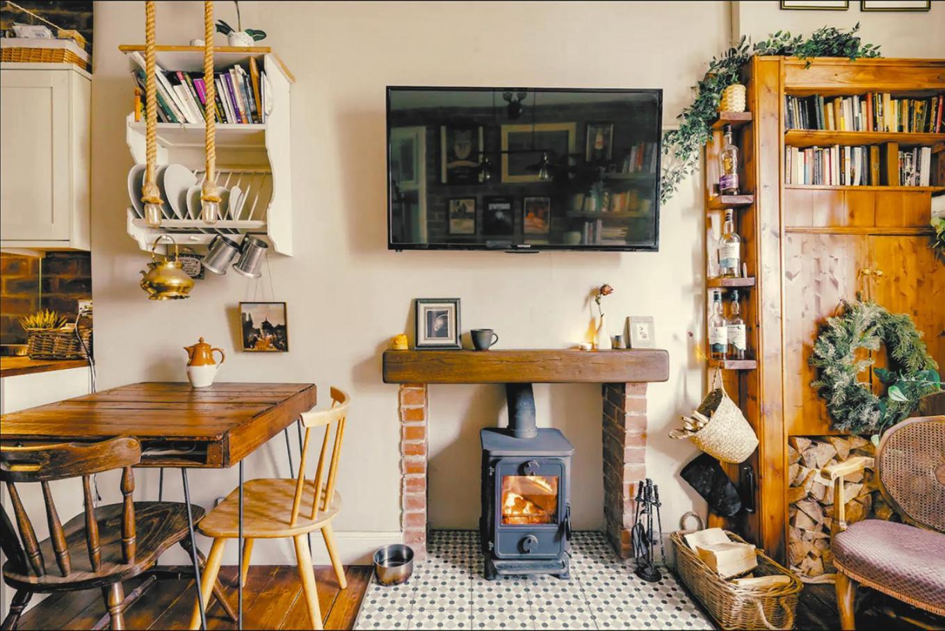 Apartment Charming City Centre Flat With Warmth & Character *