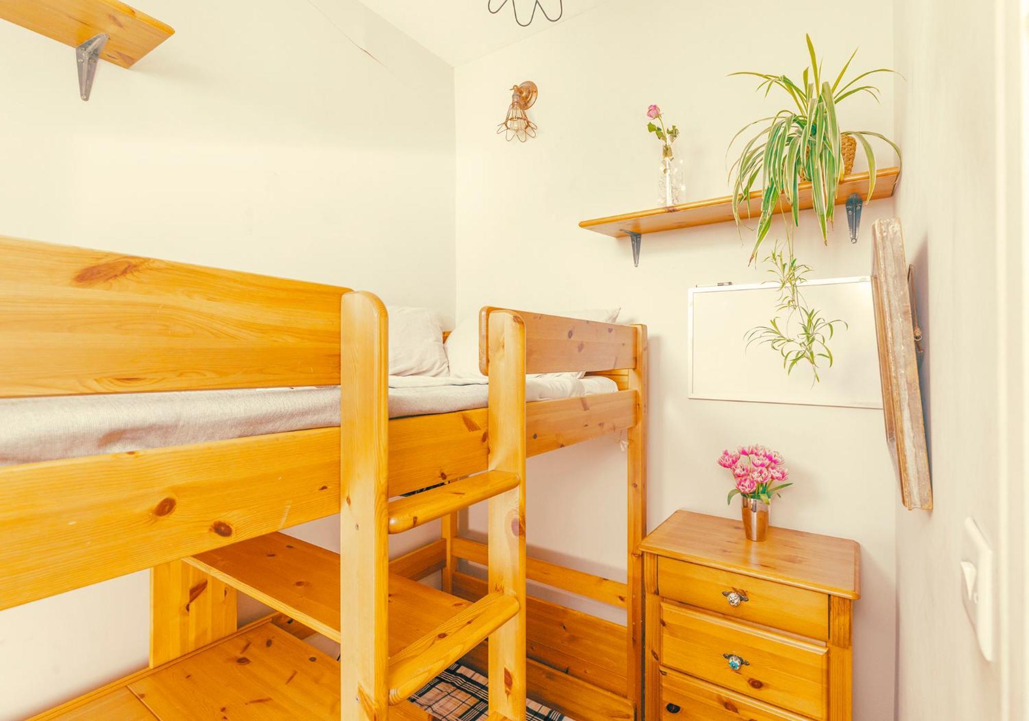 Charming City Centre Flat With Warmth & Character * Edinburgh