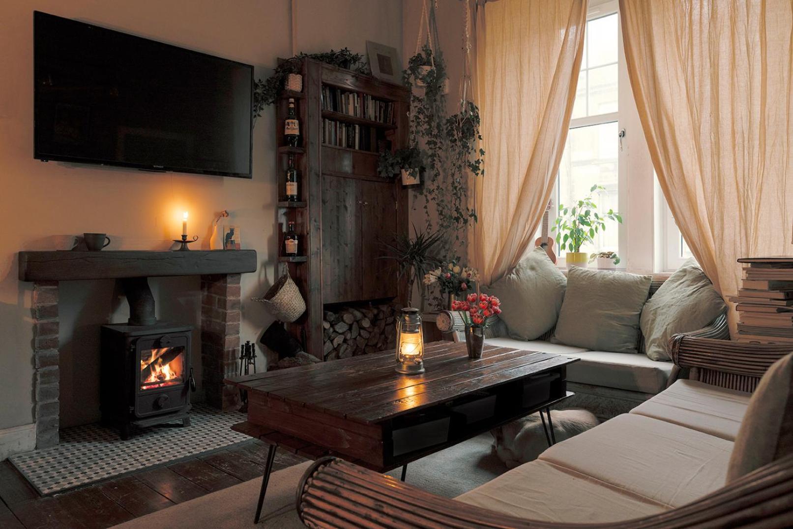 Charming City Centre Flat With Warmth & Character Apartment *