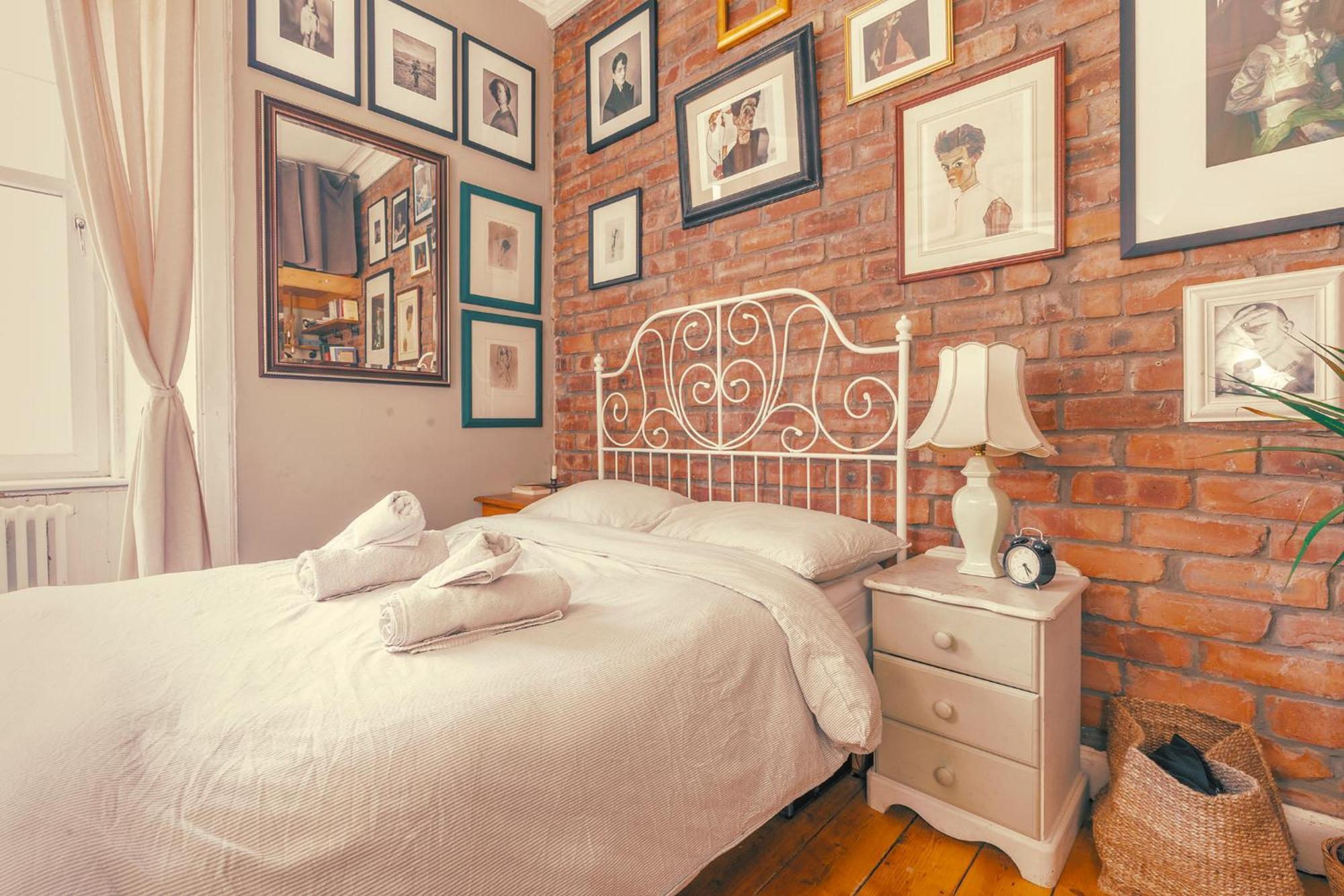 Apartment Charming City Centre Flat With Warmth & Character *