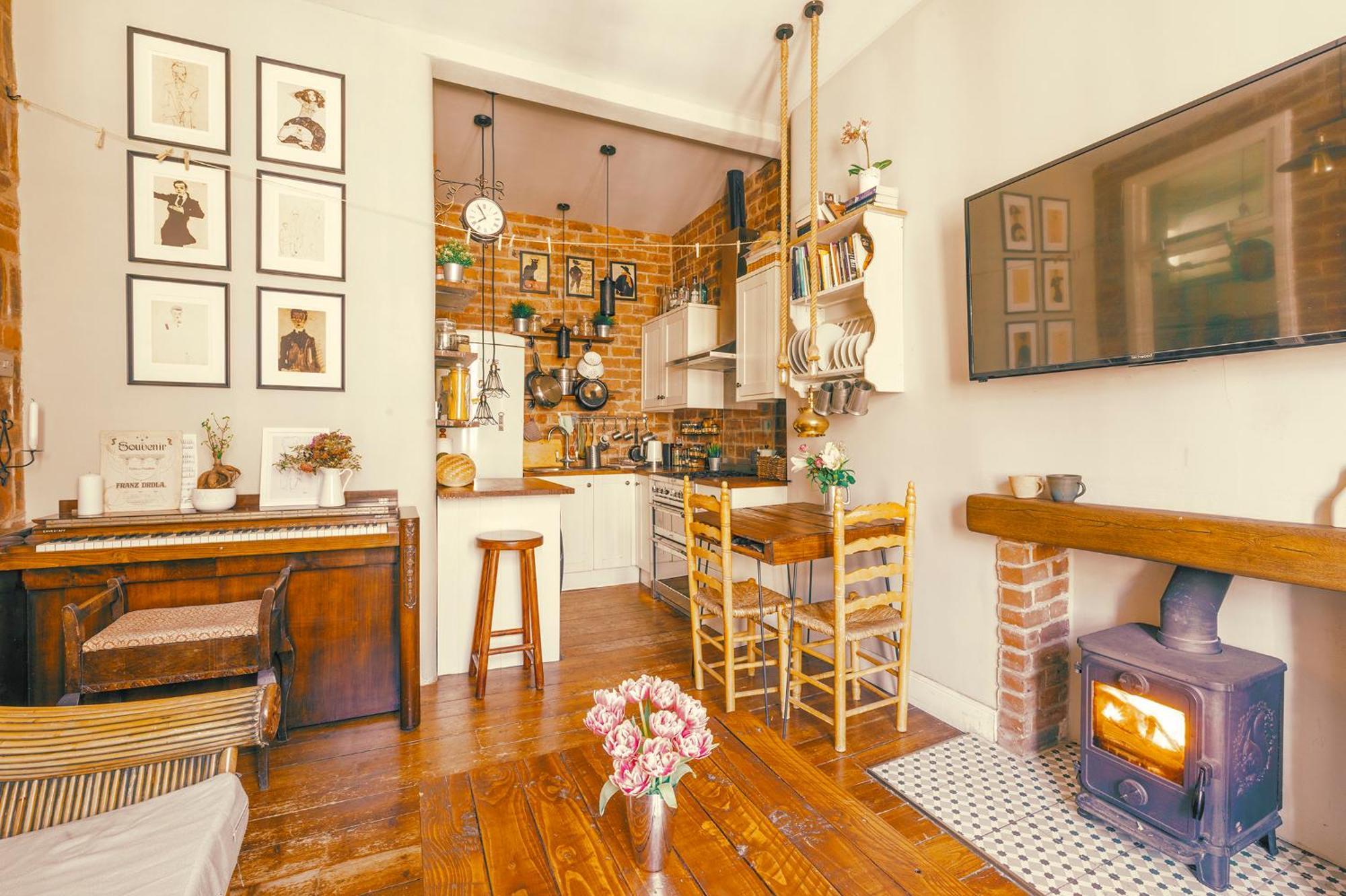Charming City Centre Flat With Warmth & Character Apartment Edinburgh