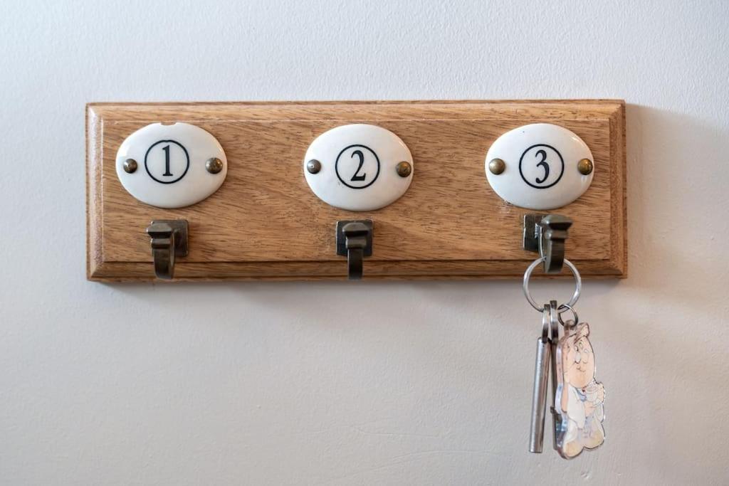 Apartment Number 10