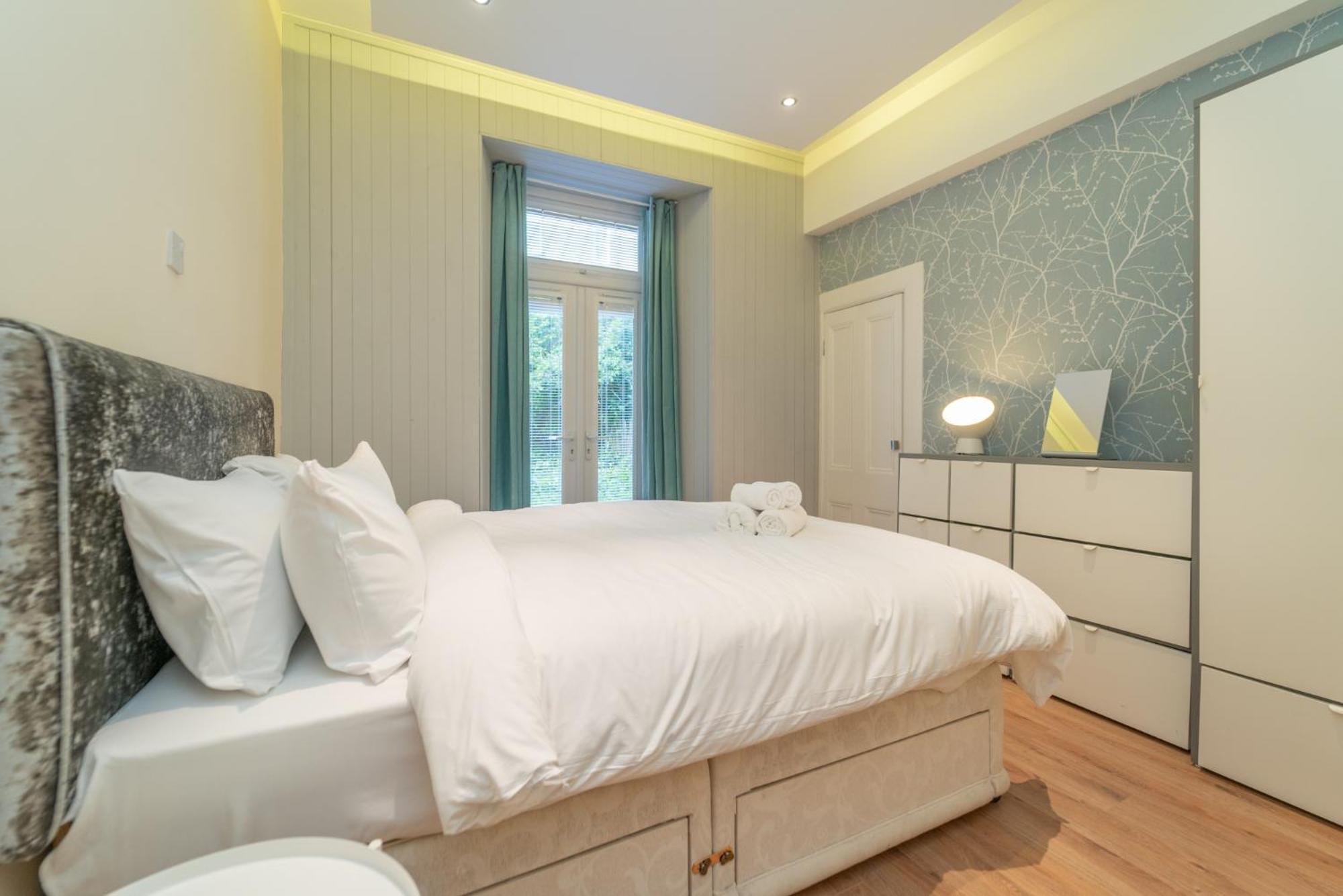 Beautiful Spacious Victorian Town House * Edinburgh