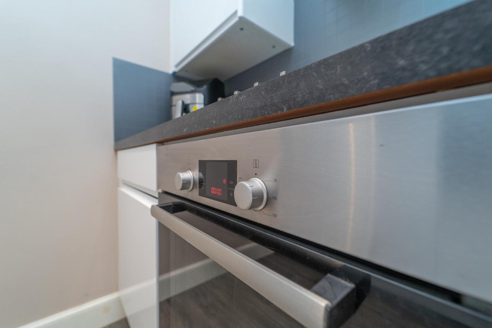 Beautiful Spacious Victorian Town House Apartment Edinburgh