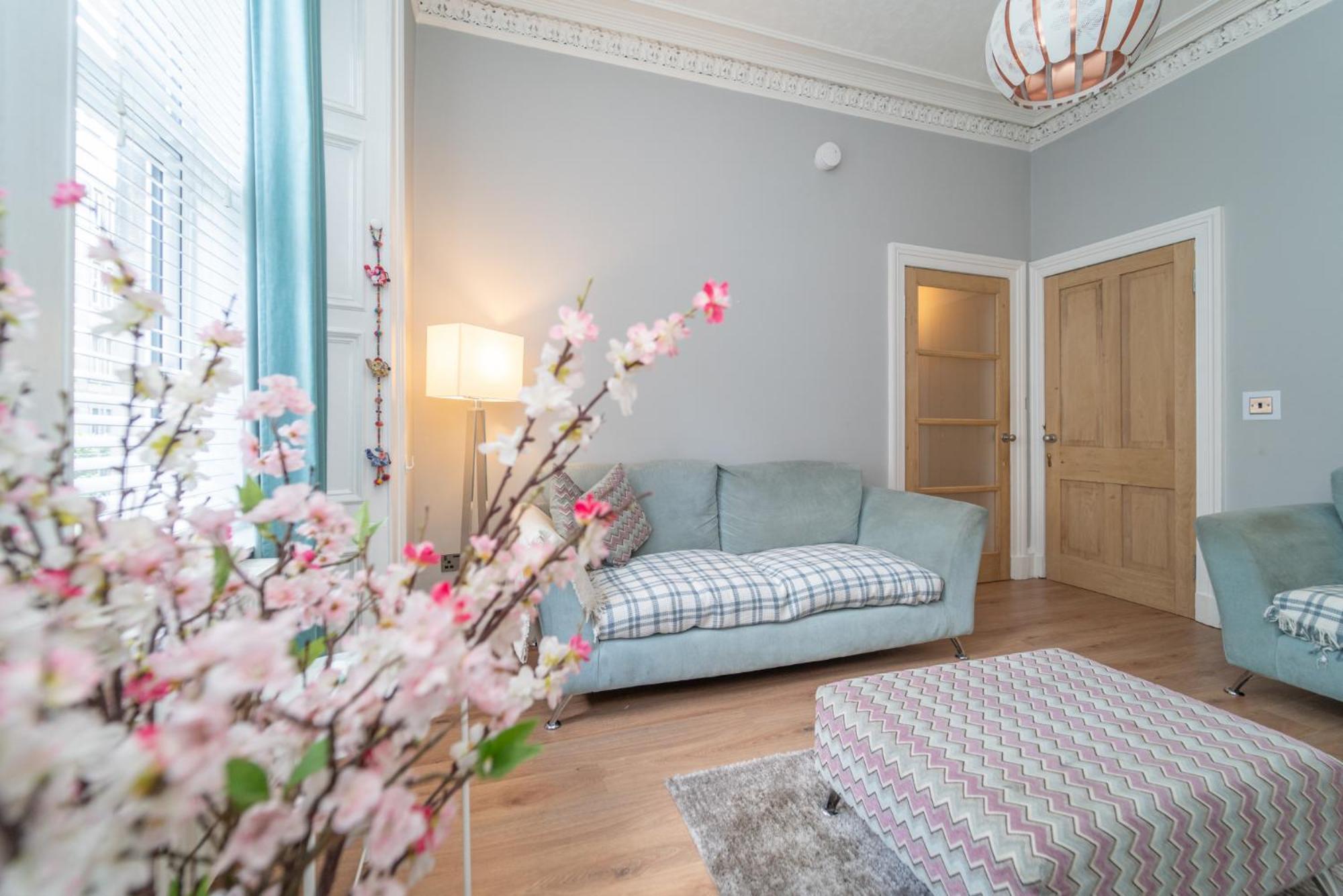 Beautiful Spacious Victorian Town House Apartment Edinburgh