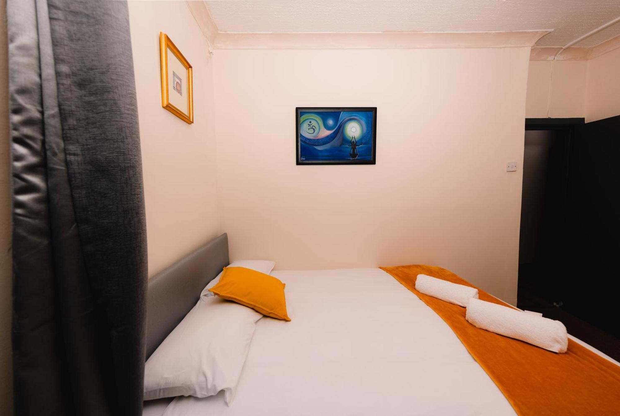 In Old Town, Cozy 4 Bedroom Flat * Edinburgh