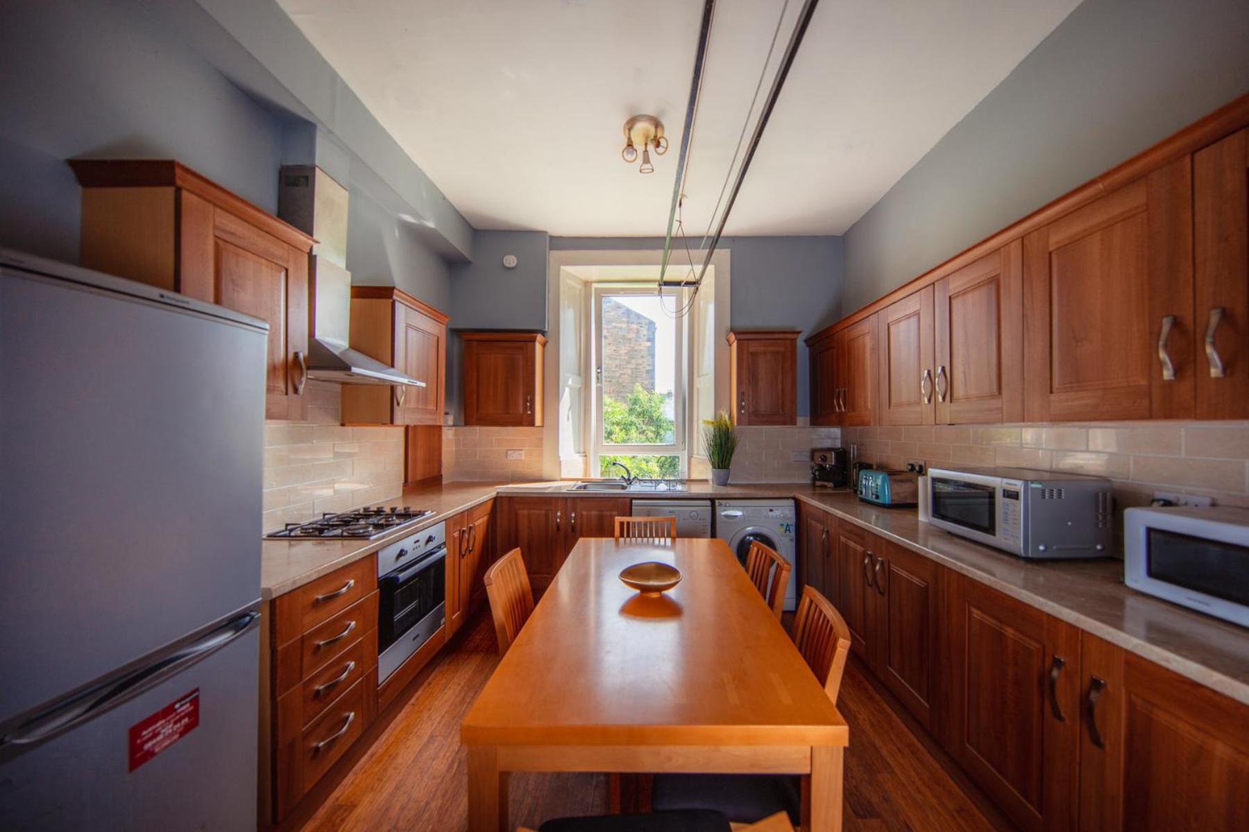 Appartement Comfortable, Spacious Retreat, By The Meadows!