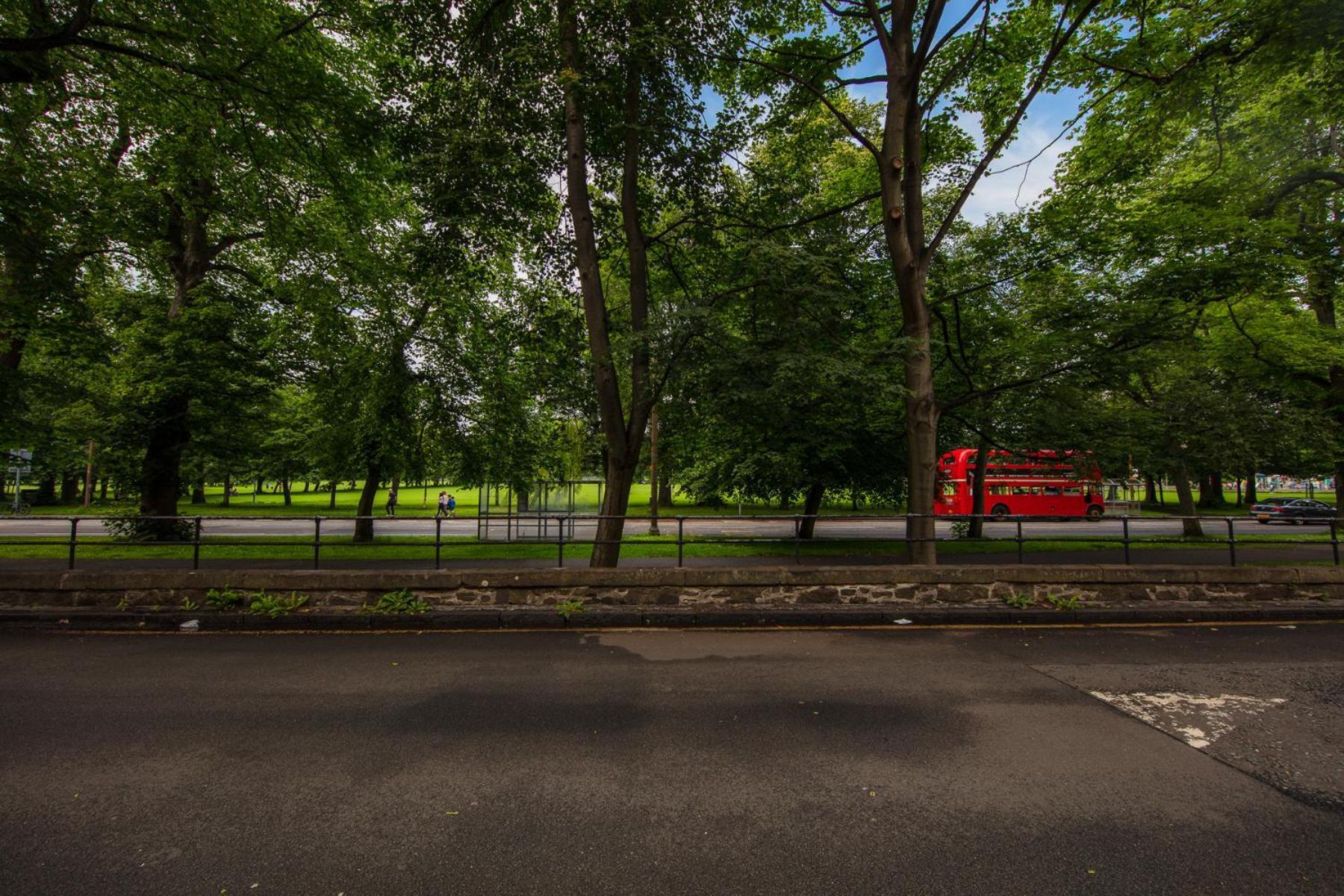 Comfortable, Spacious Retreat, By The Meadows! Appartement