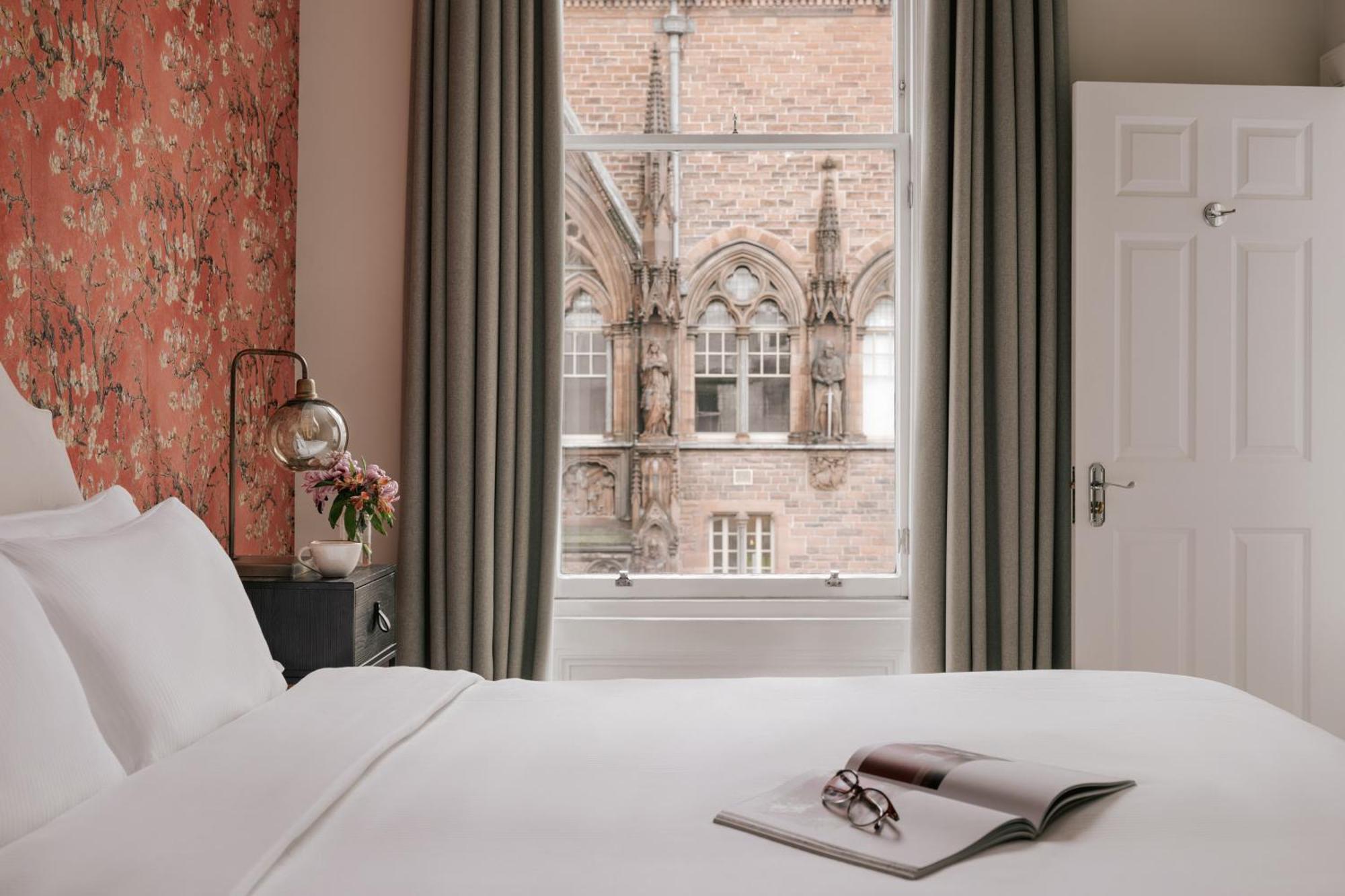 Sonder Royal Garden Aparthotel