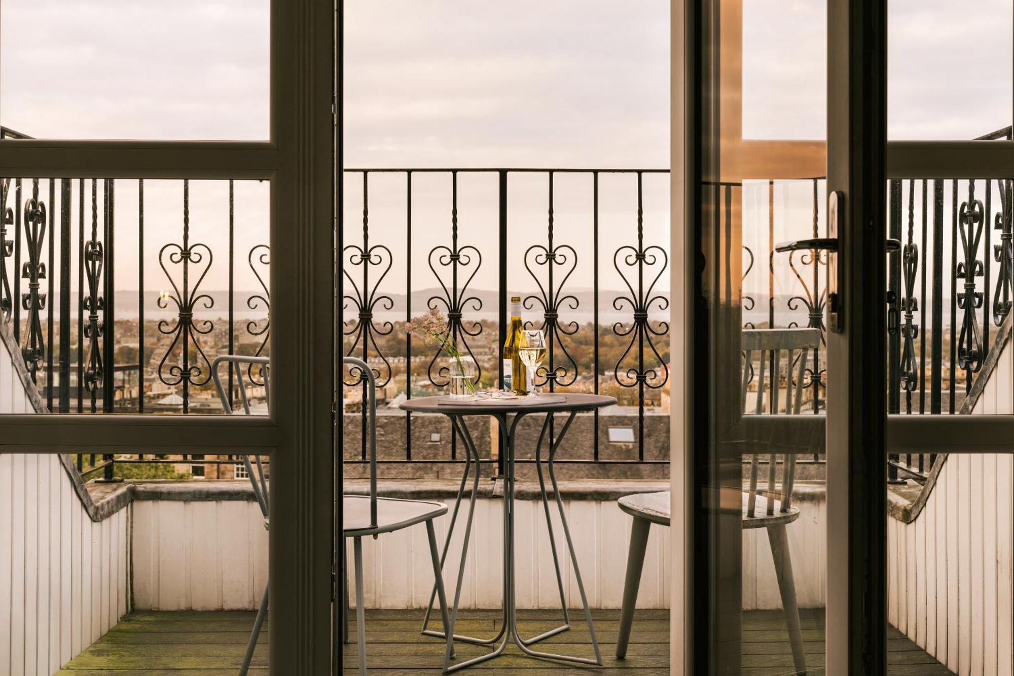 Sonder Royal Garden Aparthotel 4*