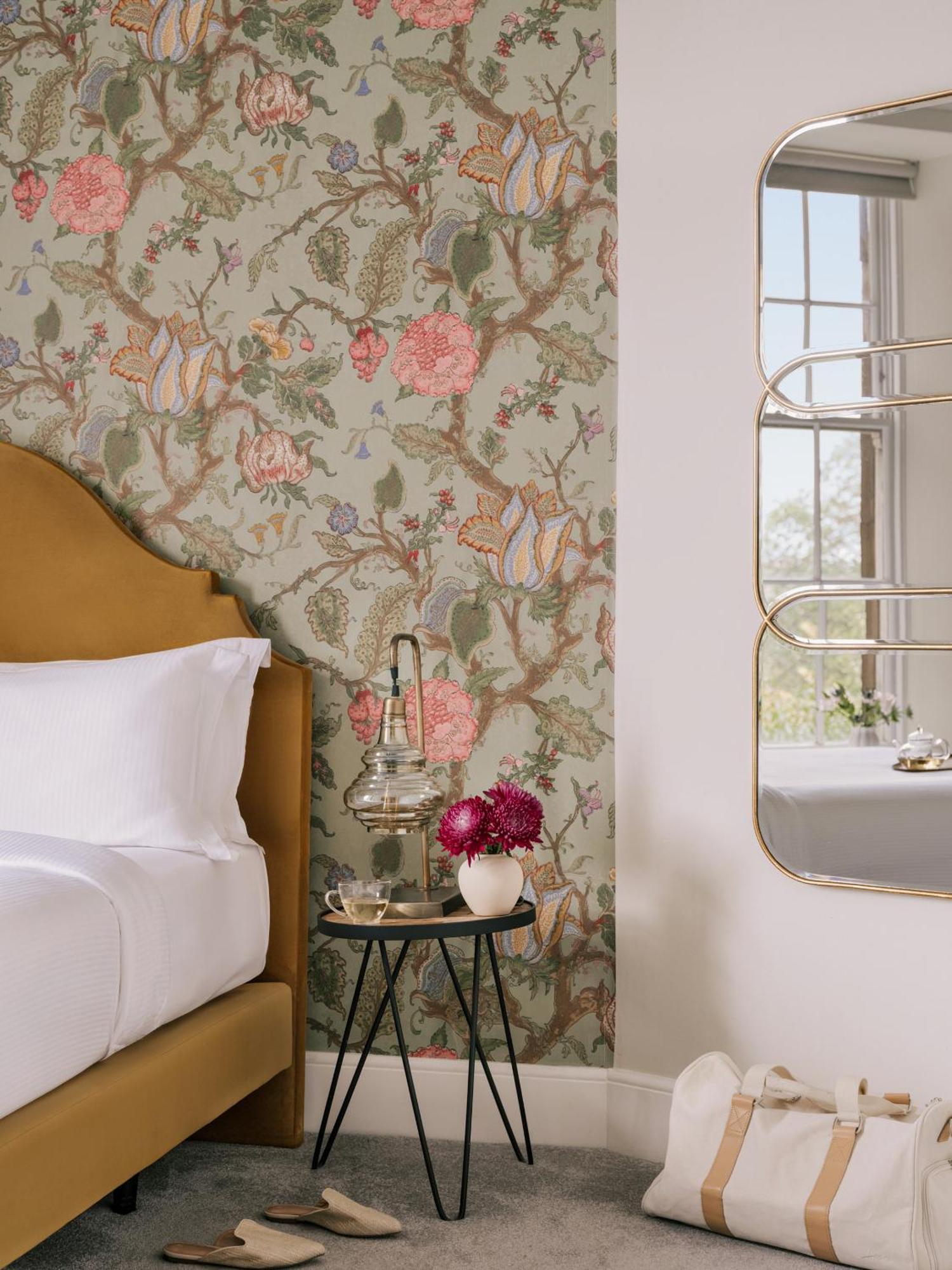 Sonder Royal Garden 4* EDI