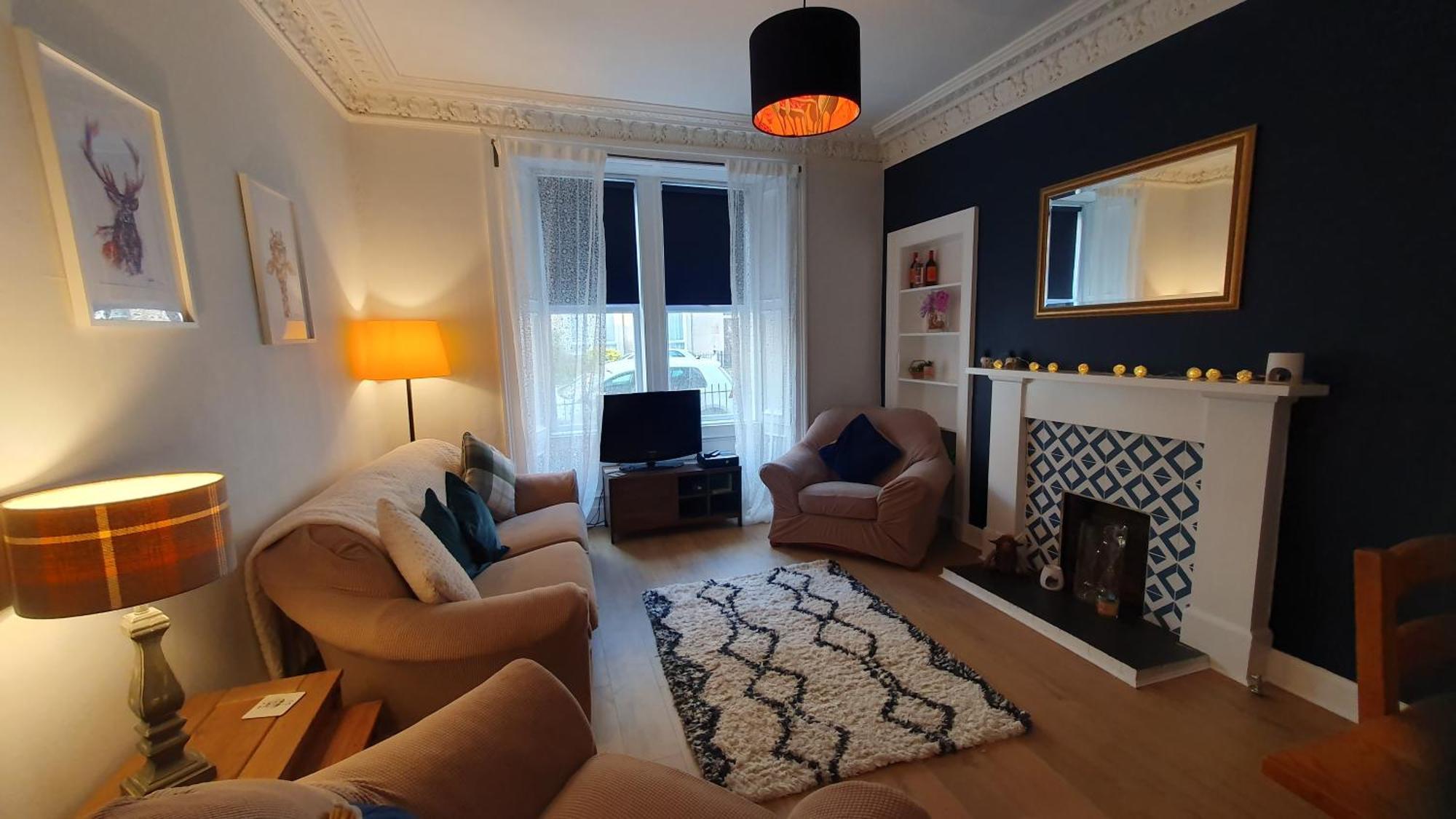 Beautiful Ground Floor Flat Near Haymarket Apartment