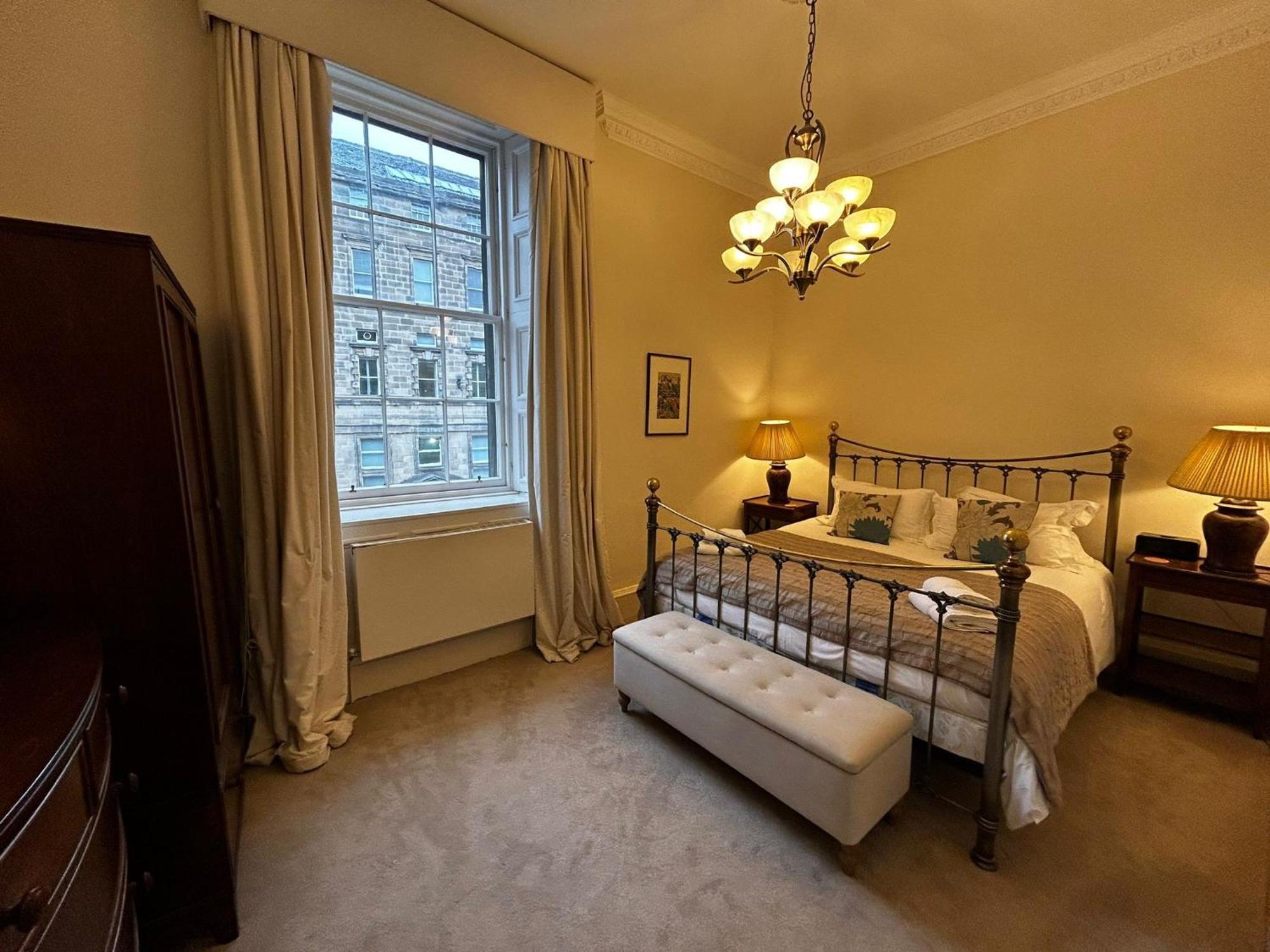 Apartment Parliament Sq *