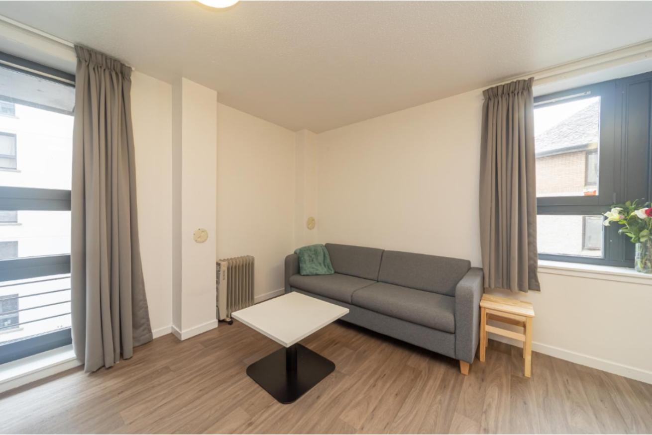 Apartment Joivy Affordable 3,4,5 And 12 Bed Private Flats Next To Royal Mile (adults Only) *