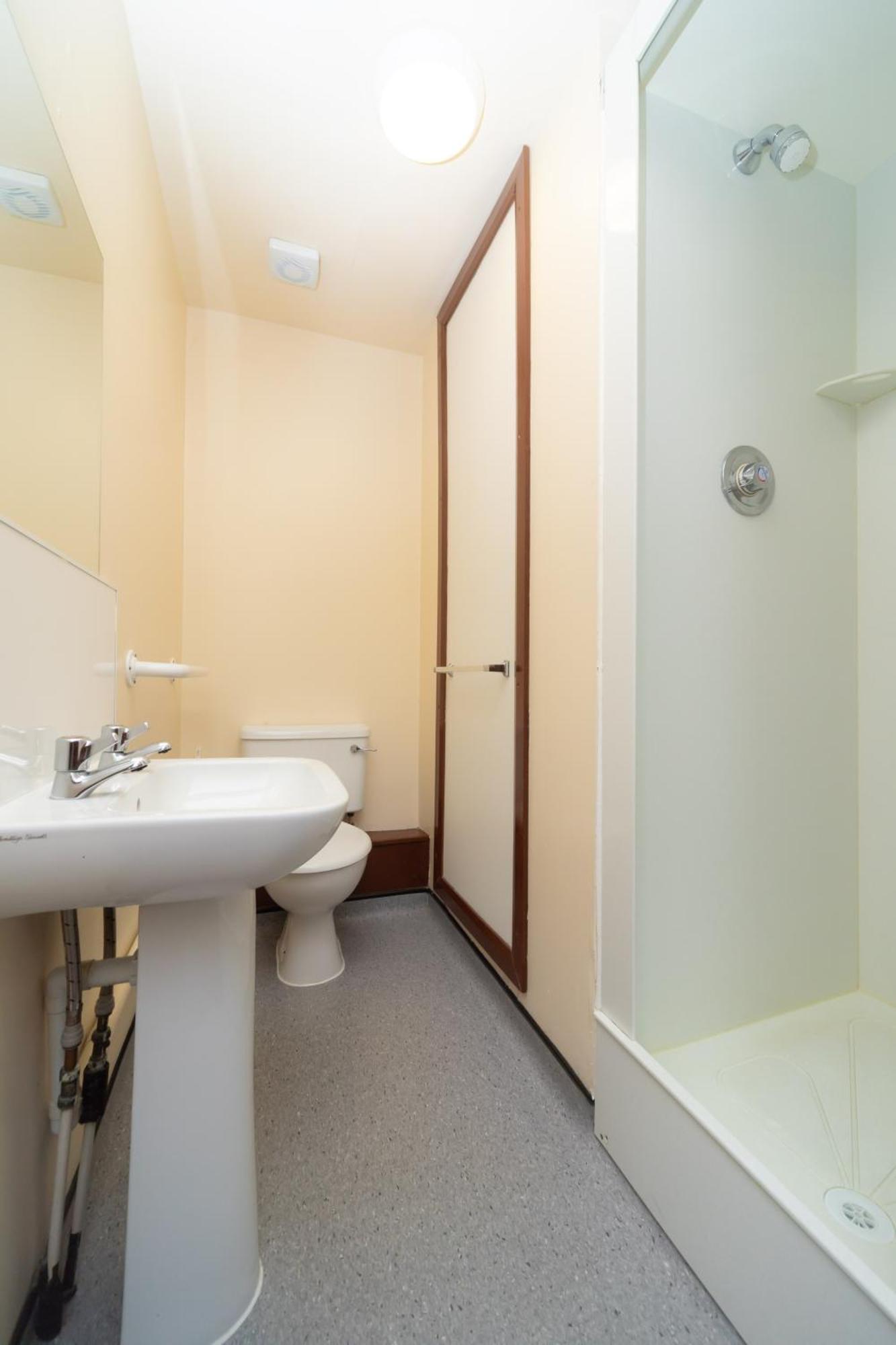 Joivy Economy 4 And 5 Bed Flats, Close To Old Town And Royal Mile - Adults Only Appartement
