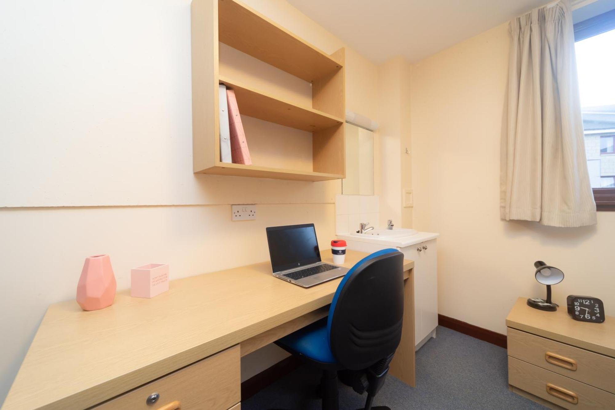 Joivy Economy 4 And 5 Bed Flats, Close To Old Town And Royal Mile - Adults Only Édimbourg