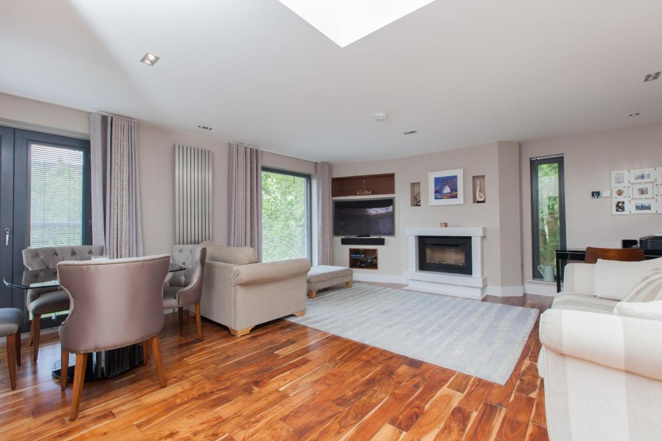 Apartment Stylish Centre 2 Bed House - Amazing Location *