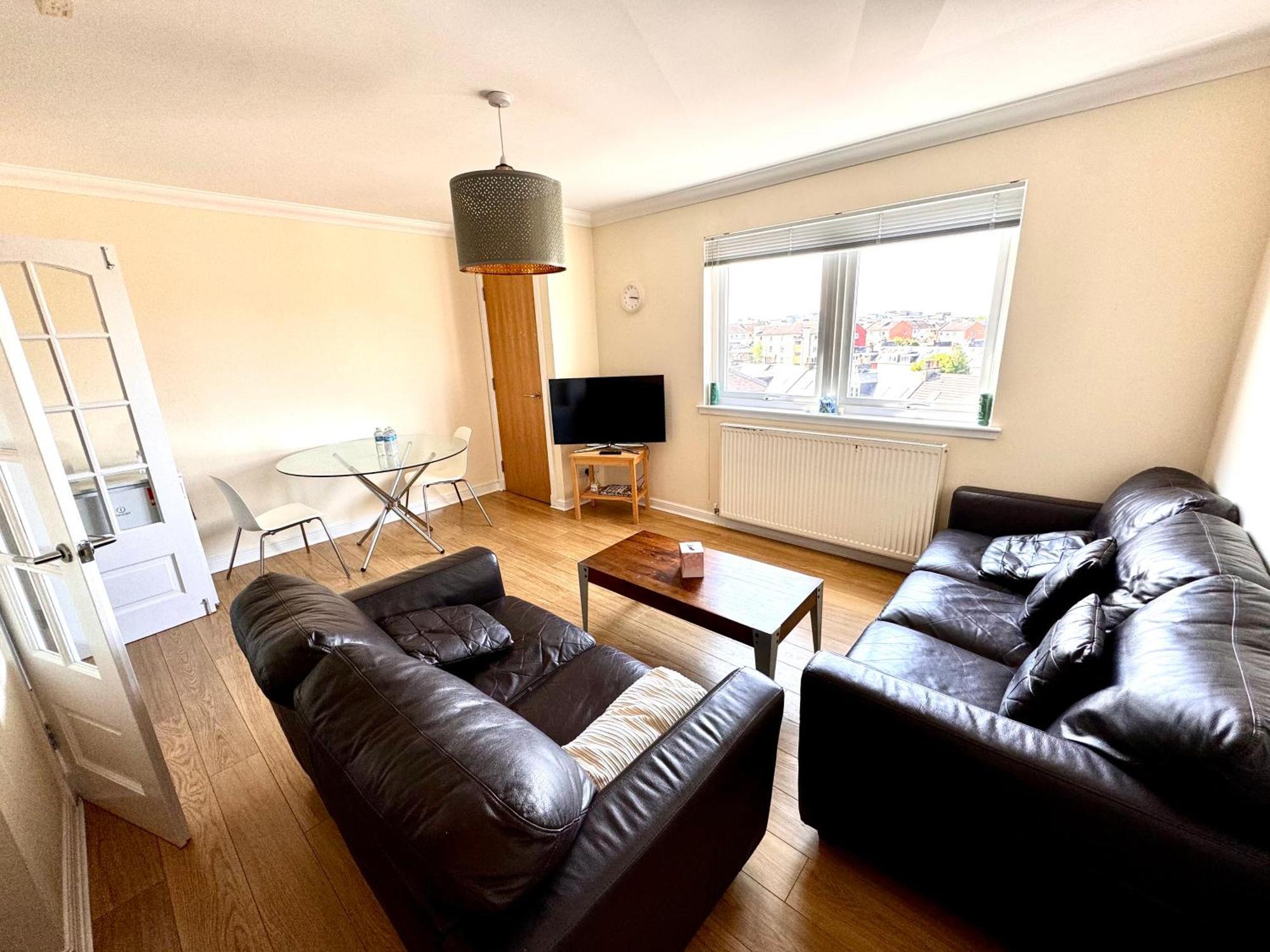 Arthurs Penthouse - Central Leith Walk 2-storey - Free Parking & Fast Wifi *