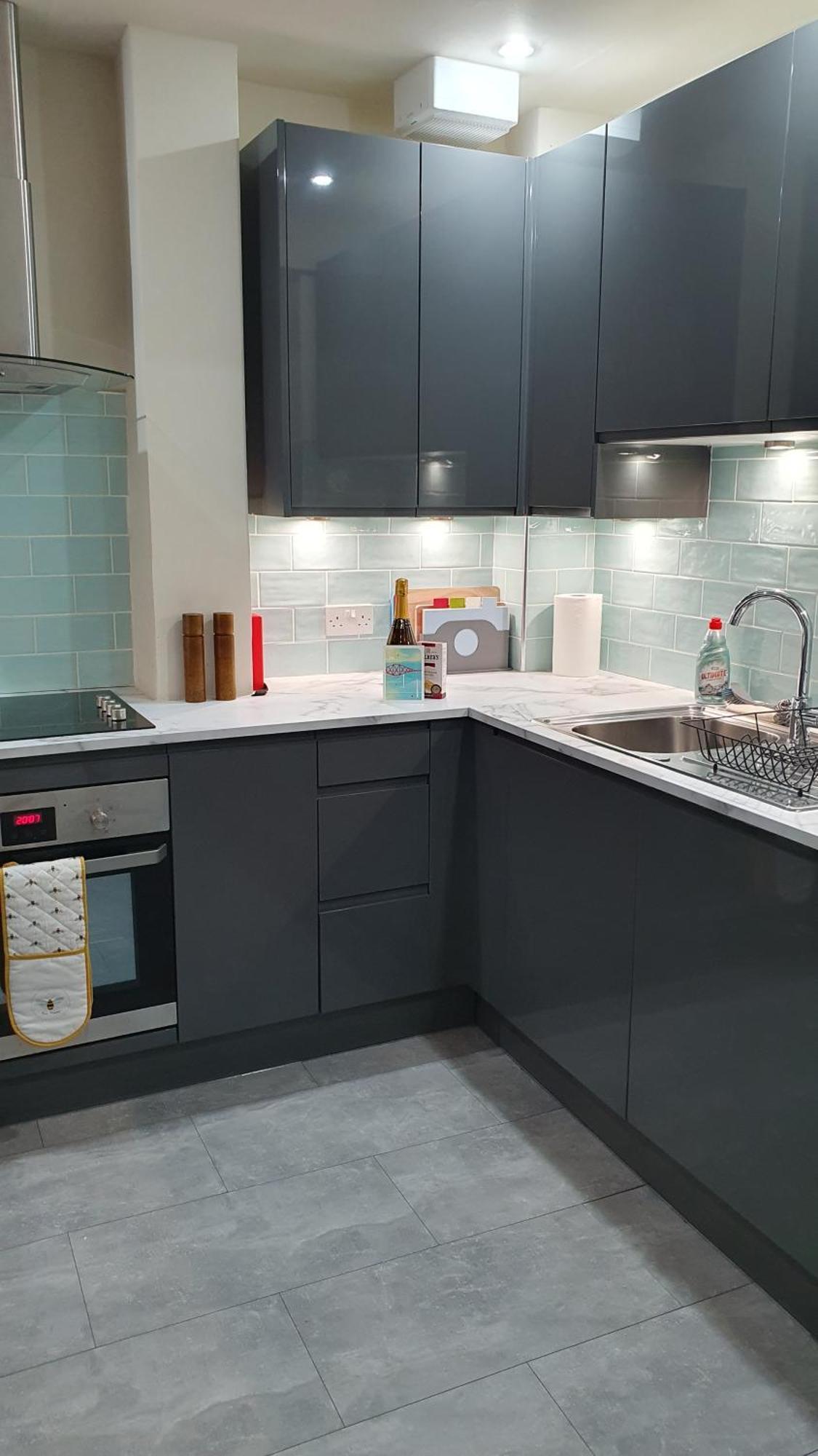 Beautiful Ground Floor Flat Near Haymarket Apartment *