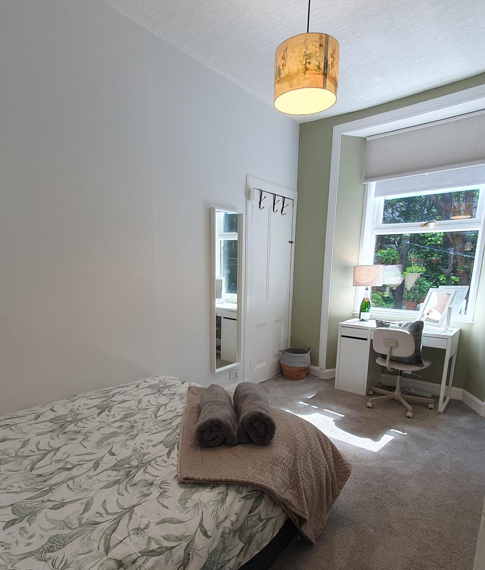 Beautiful Ground Floor Flat Near Haymarket Apartment *