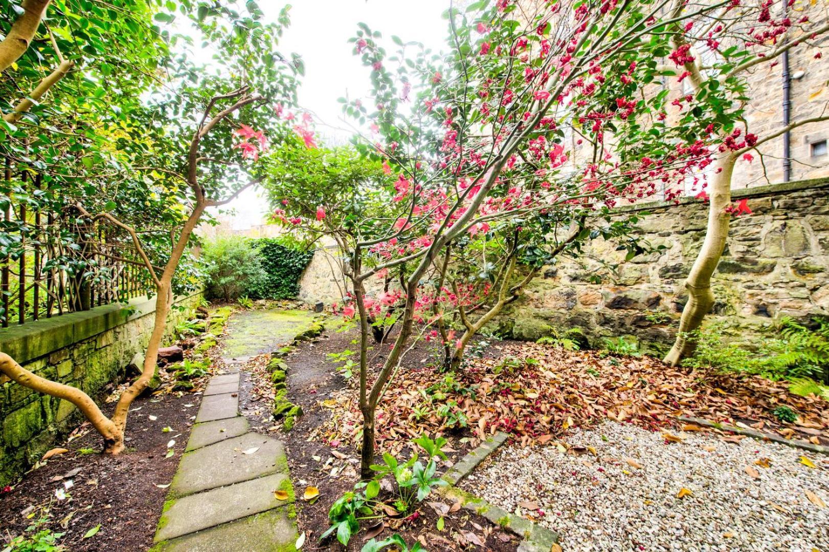 Appartement Guestready - Beautiful New Town Studio, With Patio *