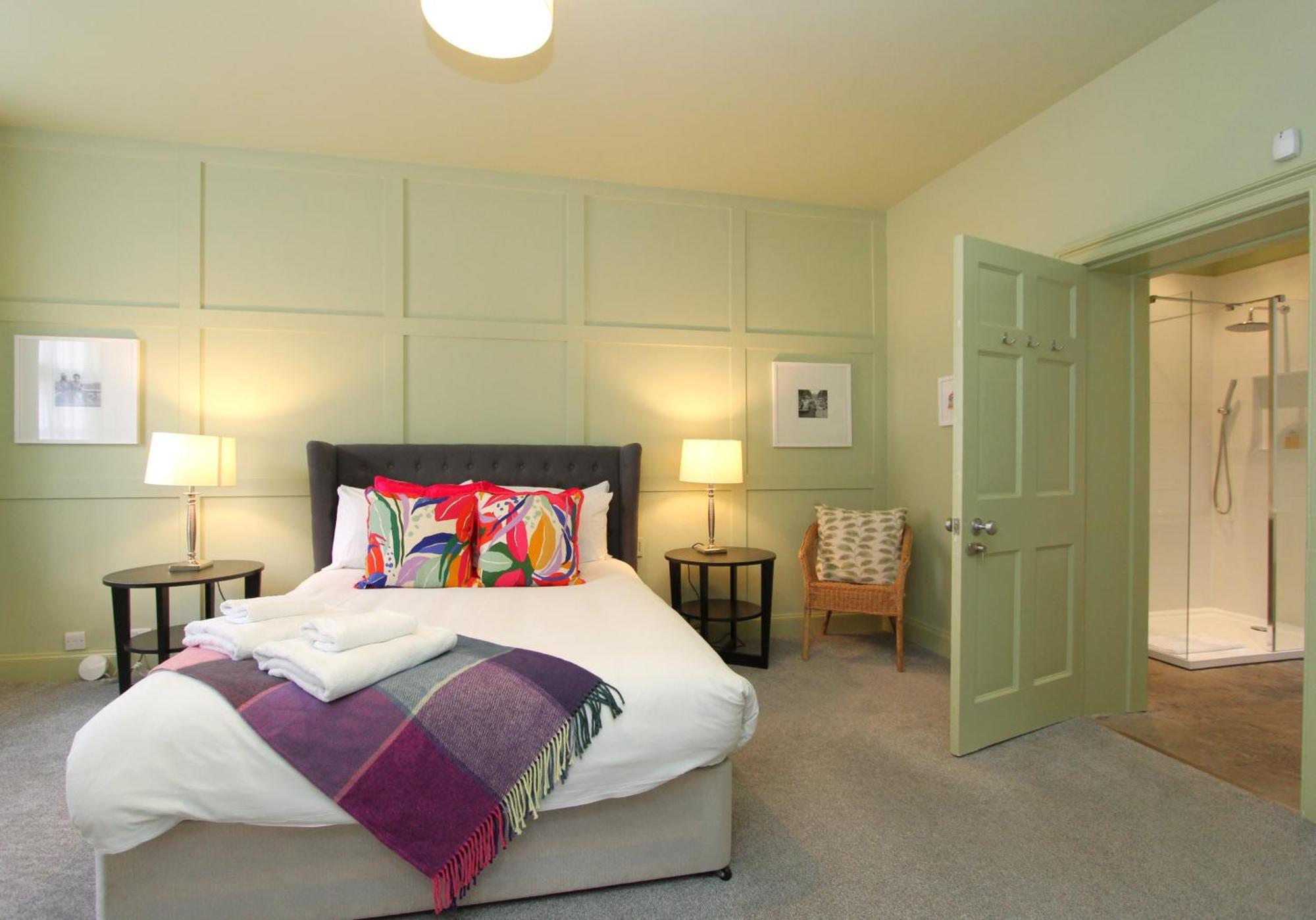 Centre New Town 2 Bedroom Flat Apartment *