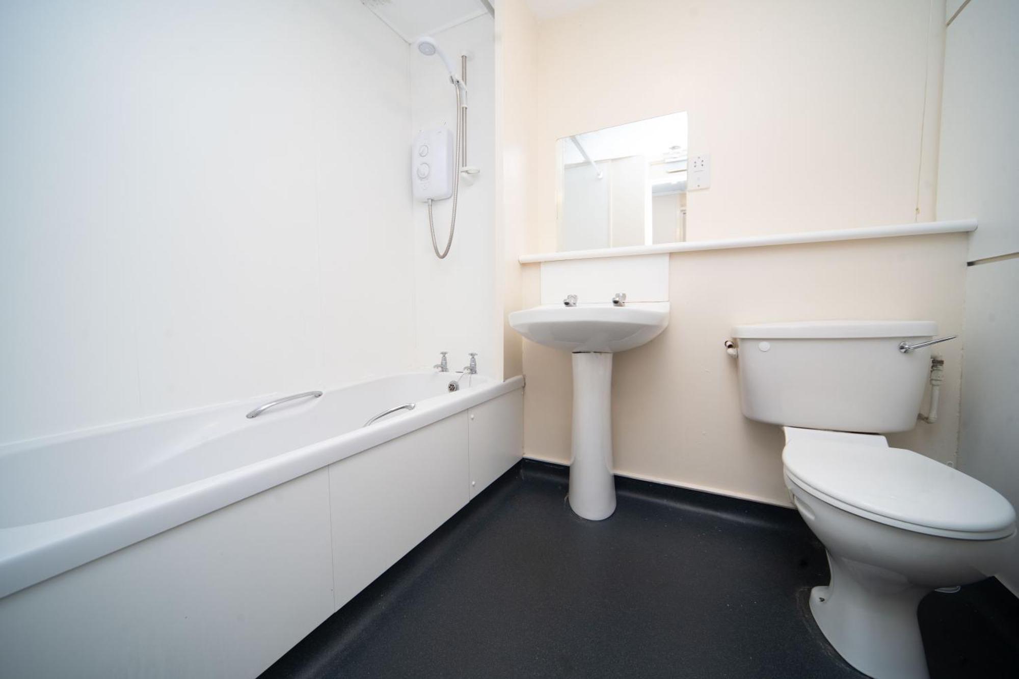 Joivy Budget 4,5 And 6 Bed Private Flats, In Historic Old Town (adults Only)