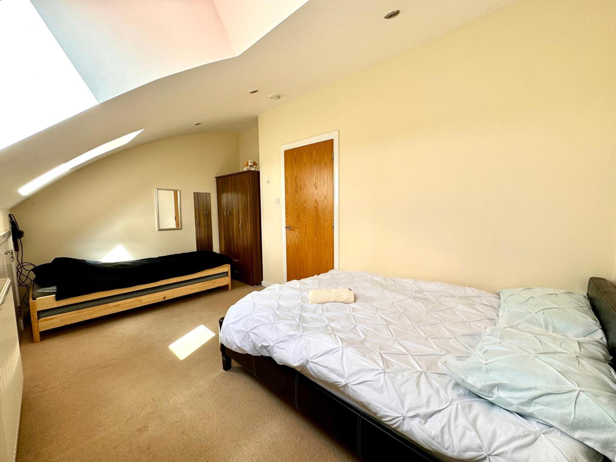 Arthurs Penthouse - Central Leith Walk 2-storey - Free Parking & Fast Wifi Apartment