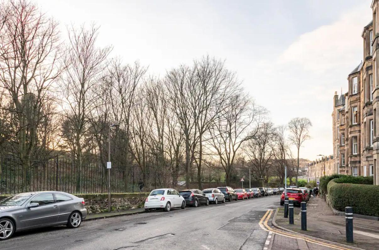 Apartment Holyrood Park: Lush & Arty 2 Double Bed Flat Edinburgh