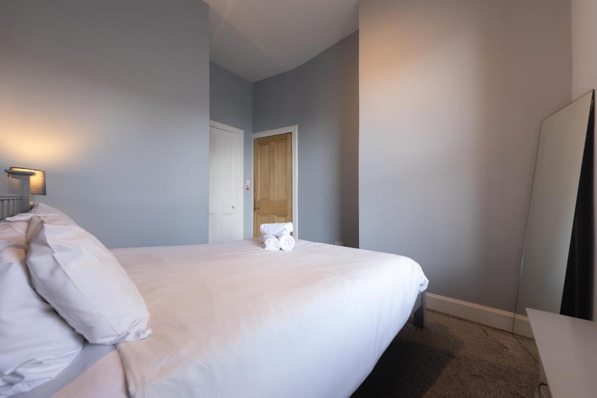 Bright 1 Bedroom Near Centre Apartment