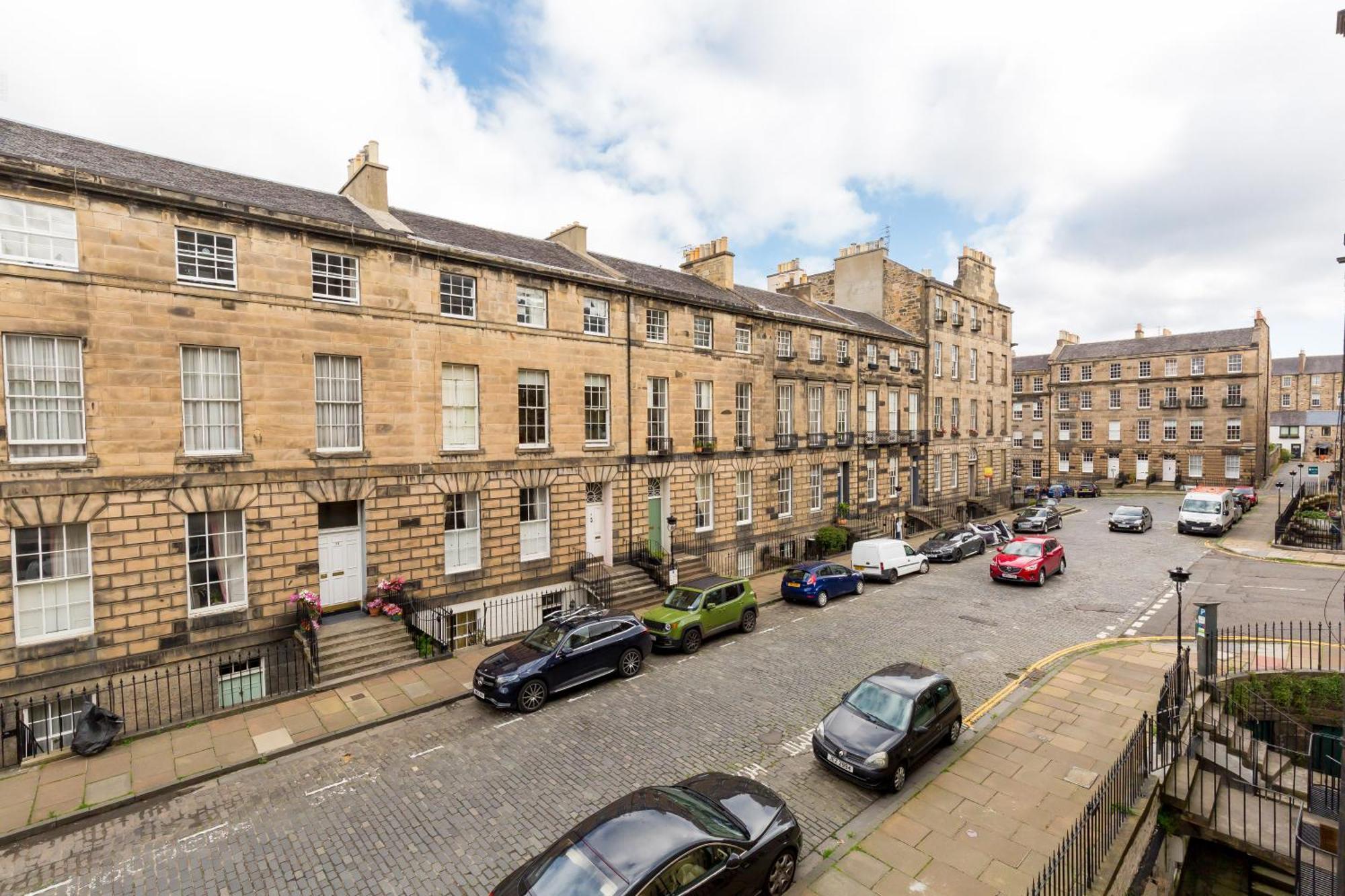 Apartment Light And Spacious 2 Bedroom Flat In Heart Of *