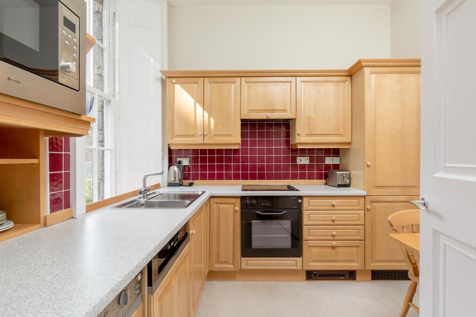 Apartment Light And Spacious 2 Bedroom Flat In Heart Of EDI